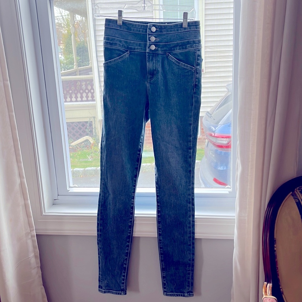 JBRAND Heather high rise jeans with 3 silver bottoms in front ..Size 26